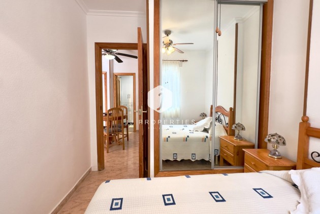 Resale - Apartment / flat -
Torrevieja - Centro