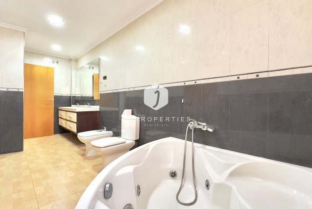 Resale - Apartment / flat -
Torrevieja - Centro