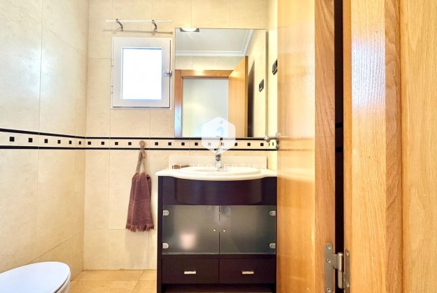 Resale - Apartment / flat -
Torrevieja - Centro