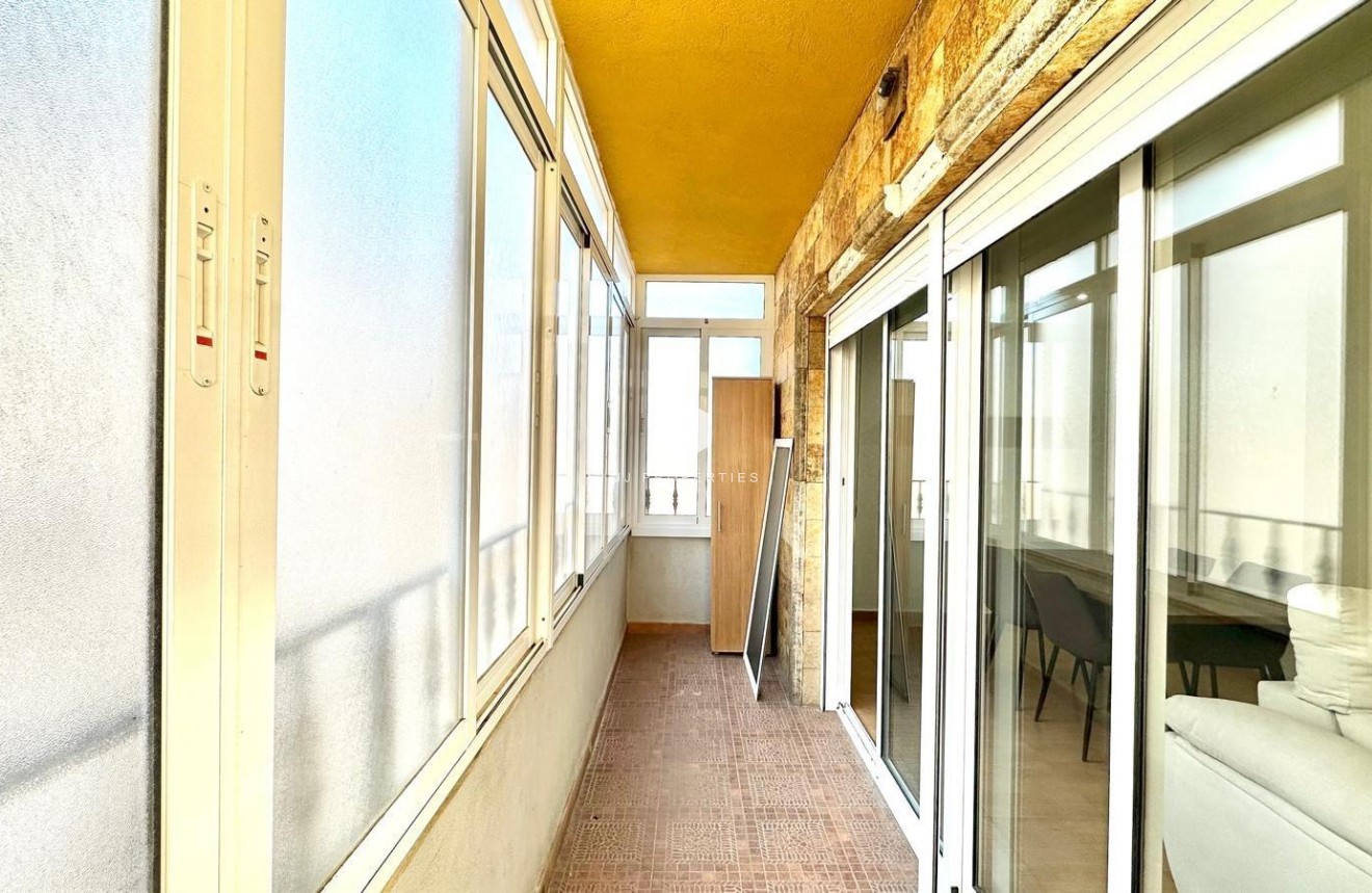 Resale - Apartment / flat -
Torrevieja - Centro