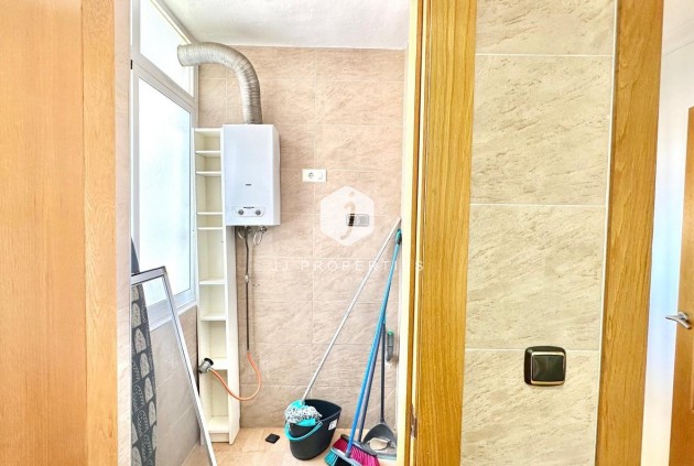 Resale - Apartment / flat -
Torrevieja - Centro