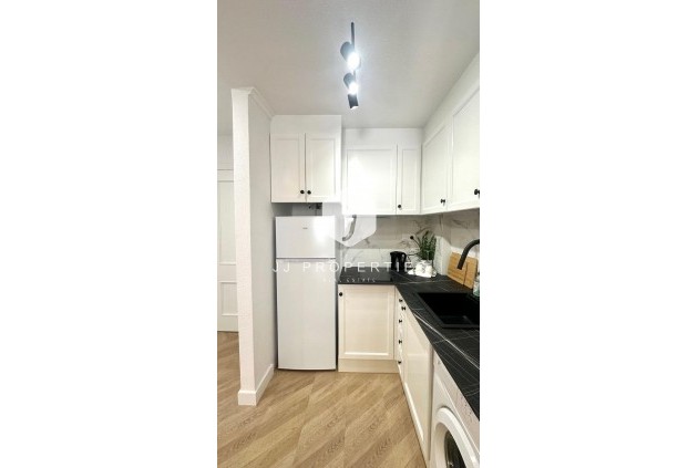 Resale - Apartment / flat -
Torrevieja - Centro