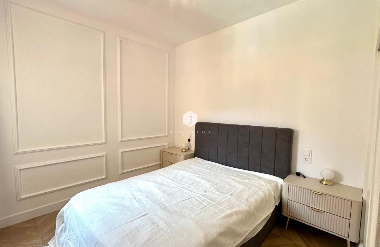 Resale - Apartment / flat -
Torrevieja - Centro