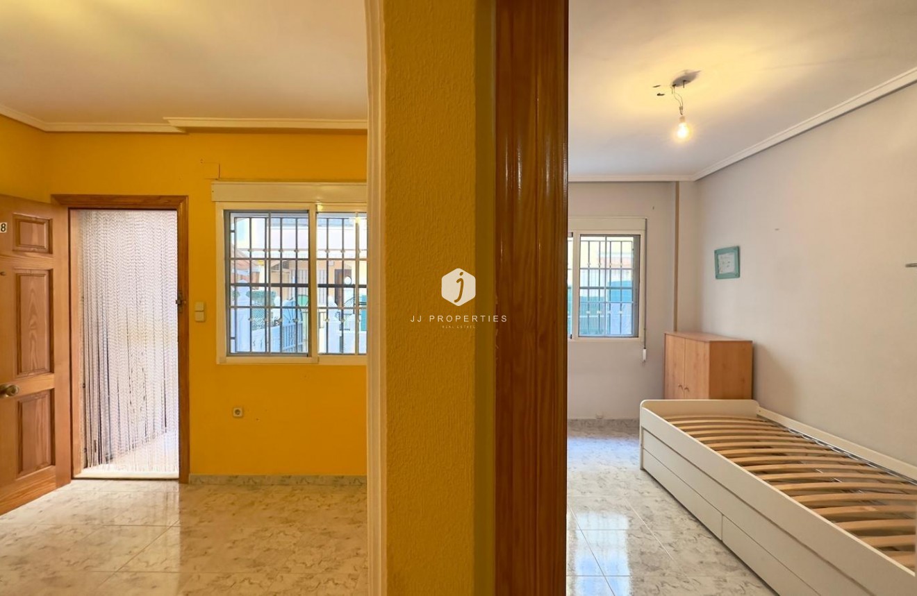 Resale - Apartment / flat -
Torrevieja - La Mata Pueblo