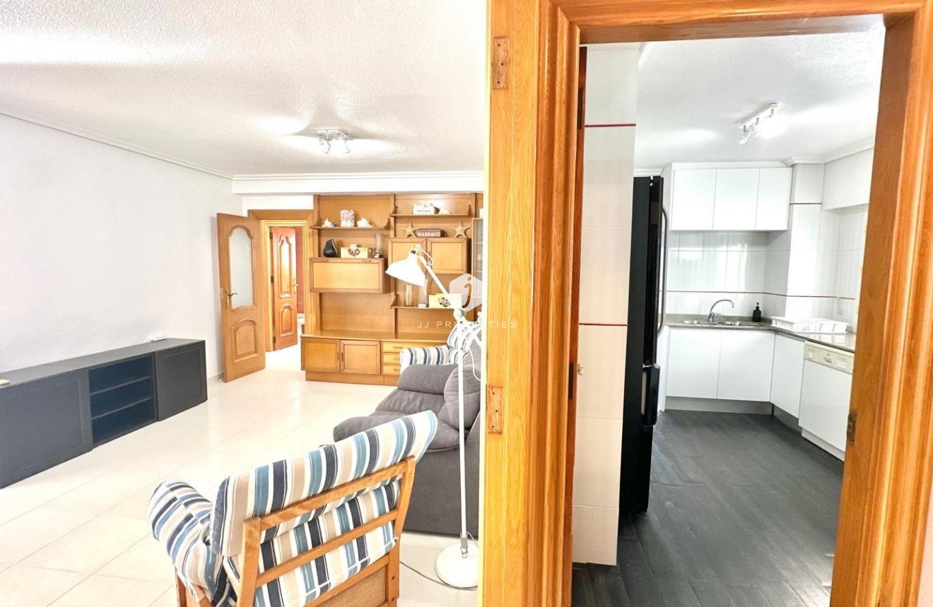 Resale - Apartment / flat -
Orihuela Costa - Campoamor