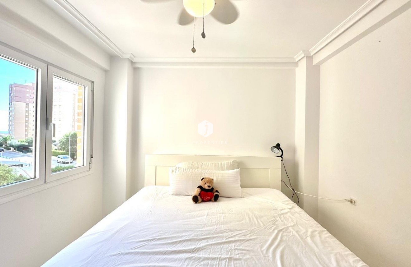 Resale - Apartment / flat -
Orihuela Costa - Campoamor