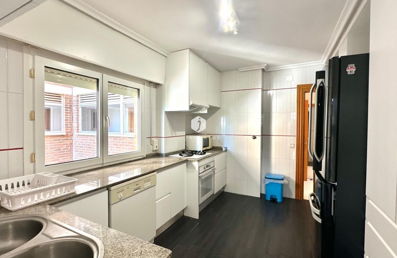 Resale - Apartment / flat -
Orihuela Costa - Campoamor