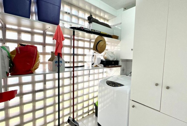 Resale - Apartment / flat -
Orihuela Costa - Campoamor