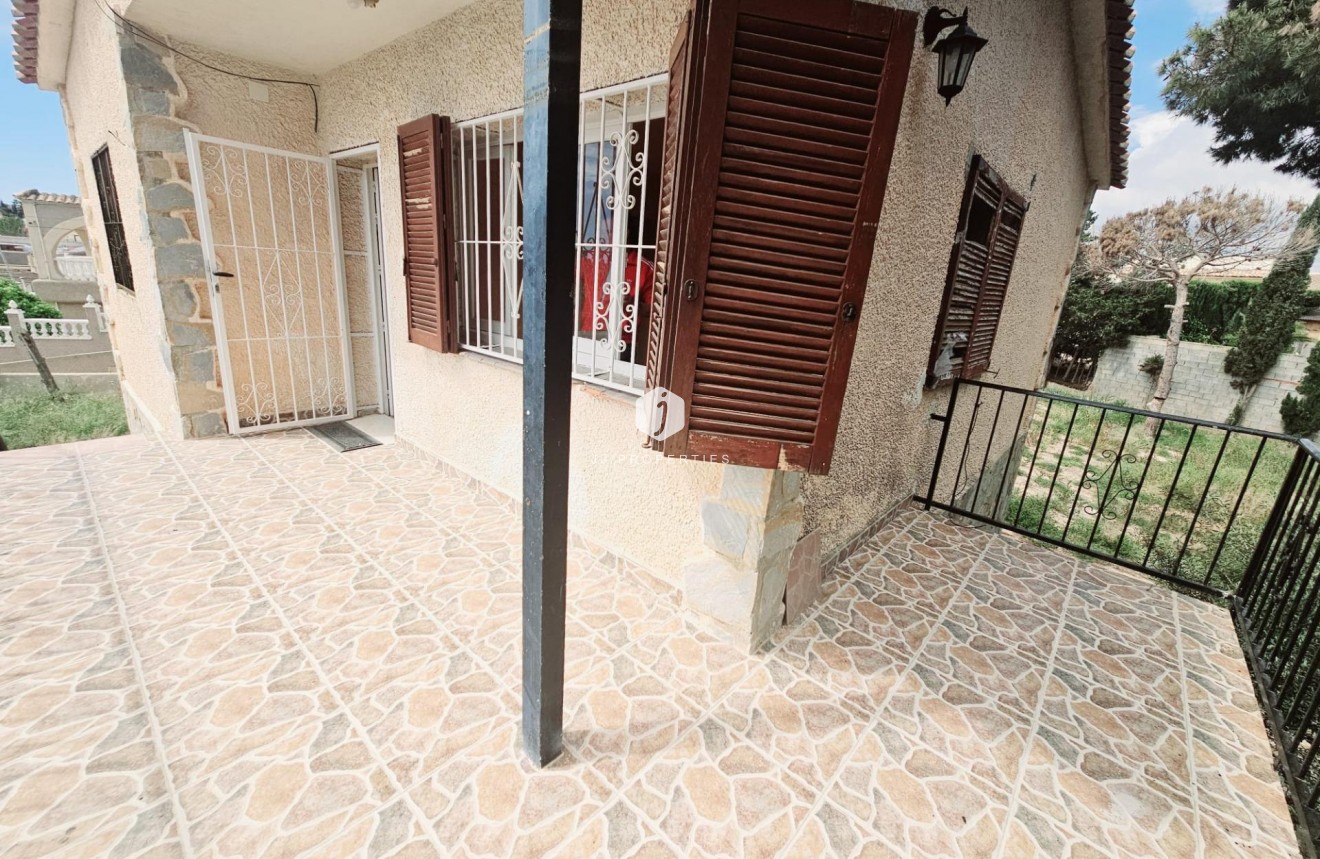 Resale - Villa -
Torrevieja - Los Balcones - Los Altos del Edén