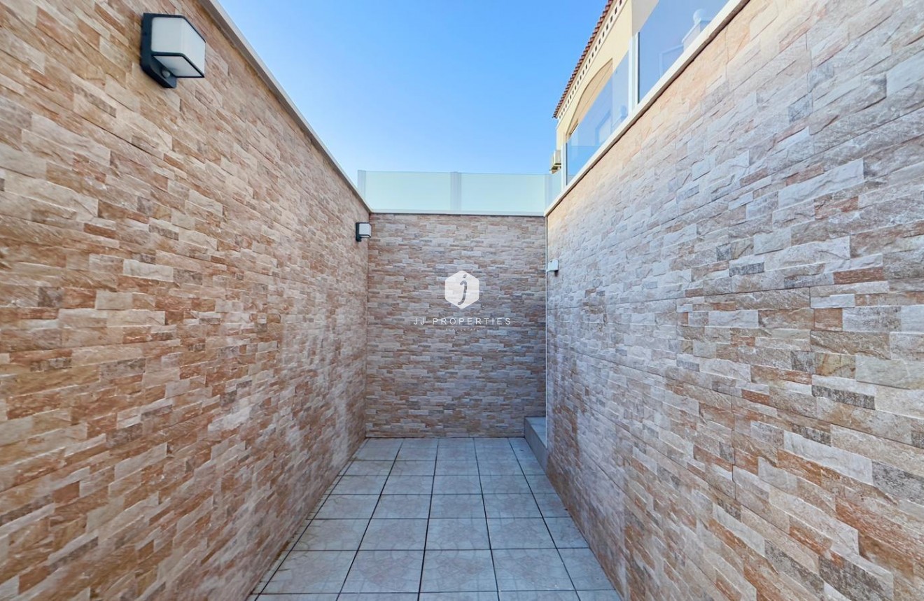 Resale - Bungalow -
Torrevieja - Torreblanca