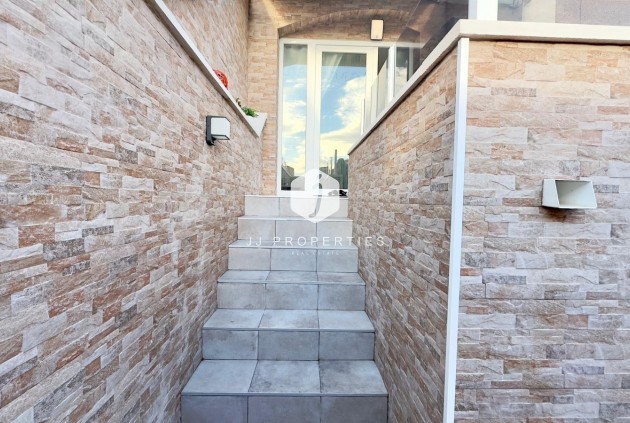 Resale - Bungalow -
Torrevieja - Torreblanca