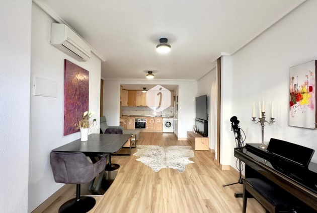 Resale - Bungalow -
Torrevieja - Torreblanca