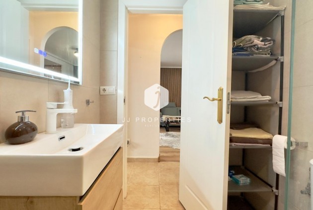 Resale - Bungalow -
Torrevieja - Torreblanca