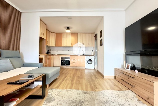 Resale - Bungalow -
Torrevieja - Torreblanca