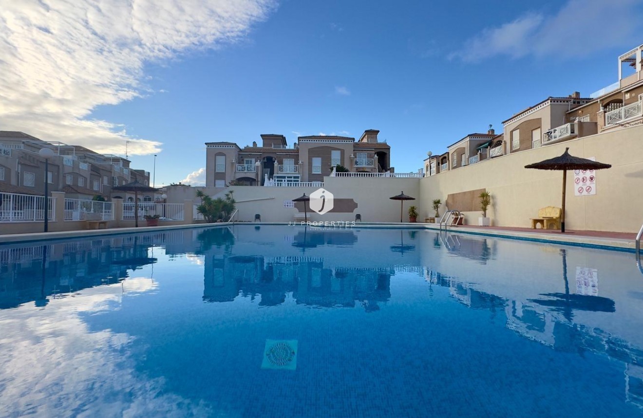 Resale - Bungalow -
Torrevieja - Torreblanca