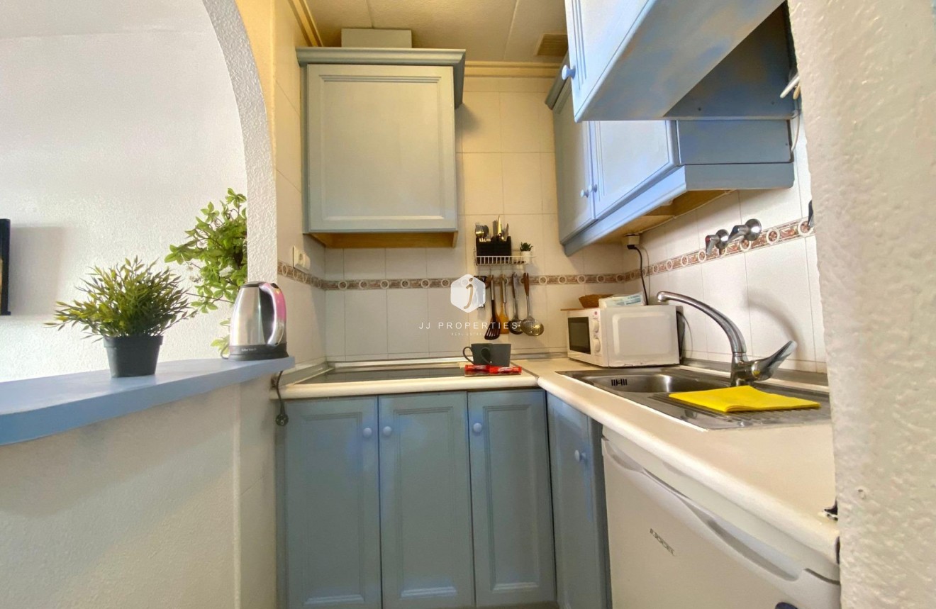 Resale - Apartment / flat -
Torrevieja - Estacion de autobuses