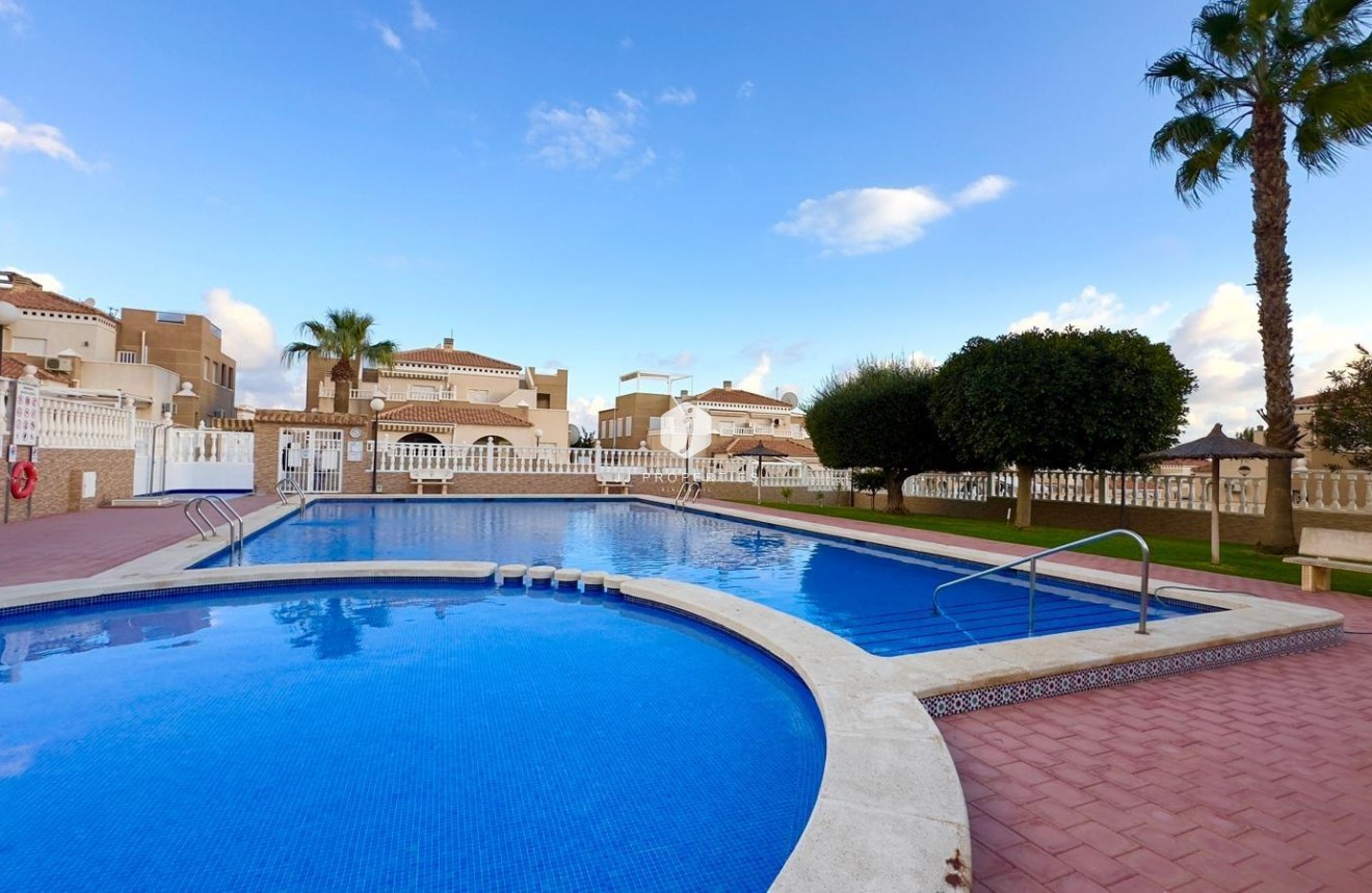 Resale - Bungalow -
Torrevieja - Torreblanca