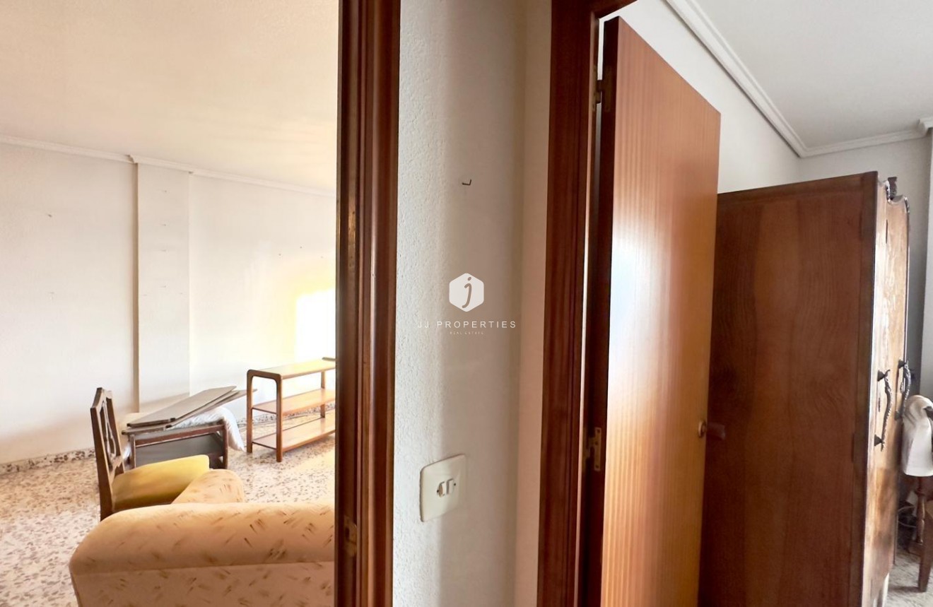 Z drugiej ręki - Mieszkanie w bloku -
Torrevieja