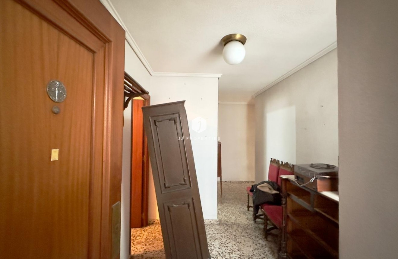 Z drugiej ręki - Mieszkanie w bloku -
Torrevieja