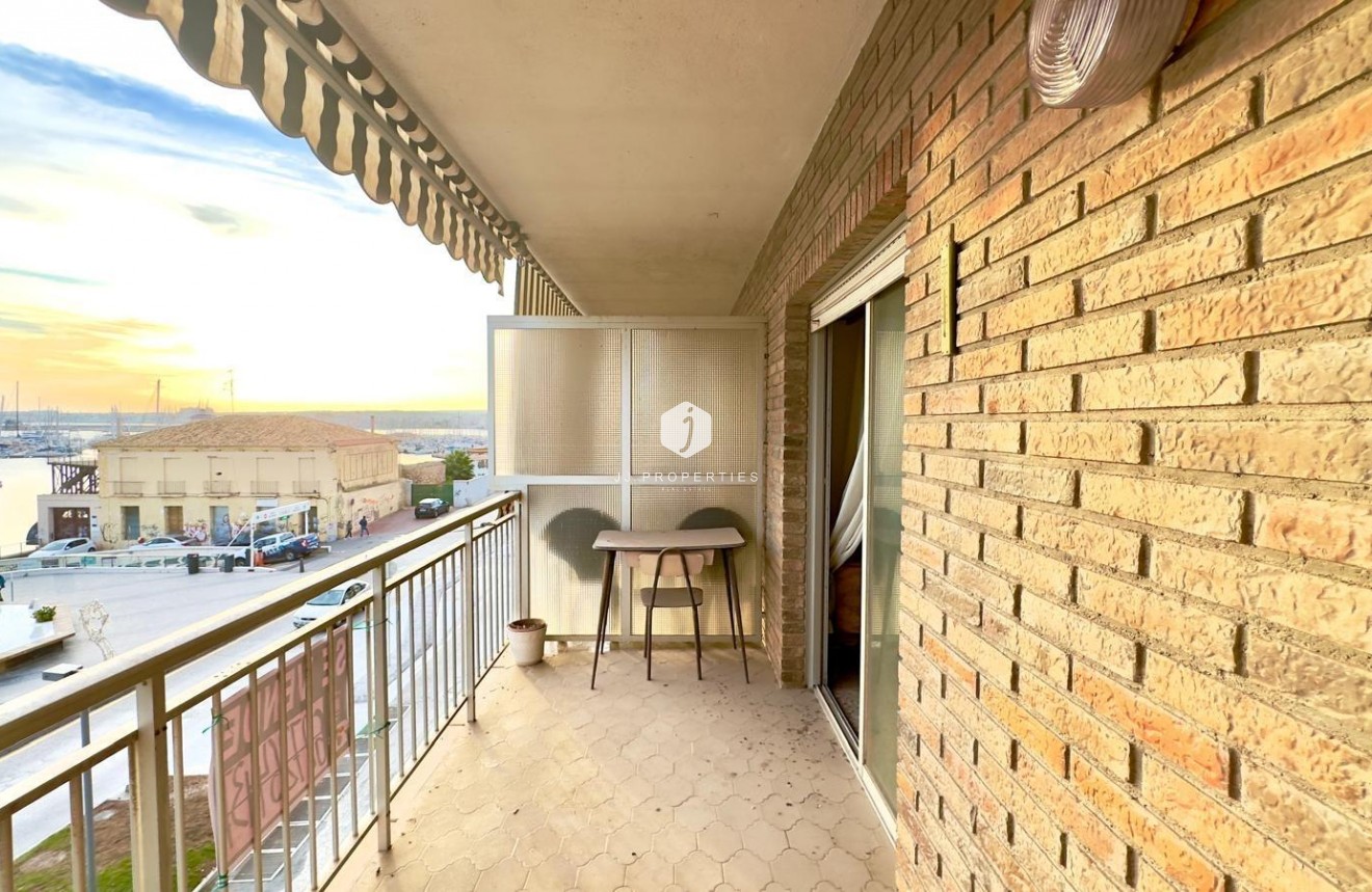 Z drugiej ręki - Mieszkanie w bloku -
Torrevieja