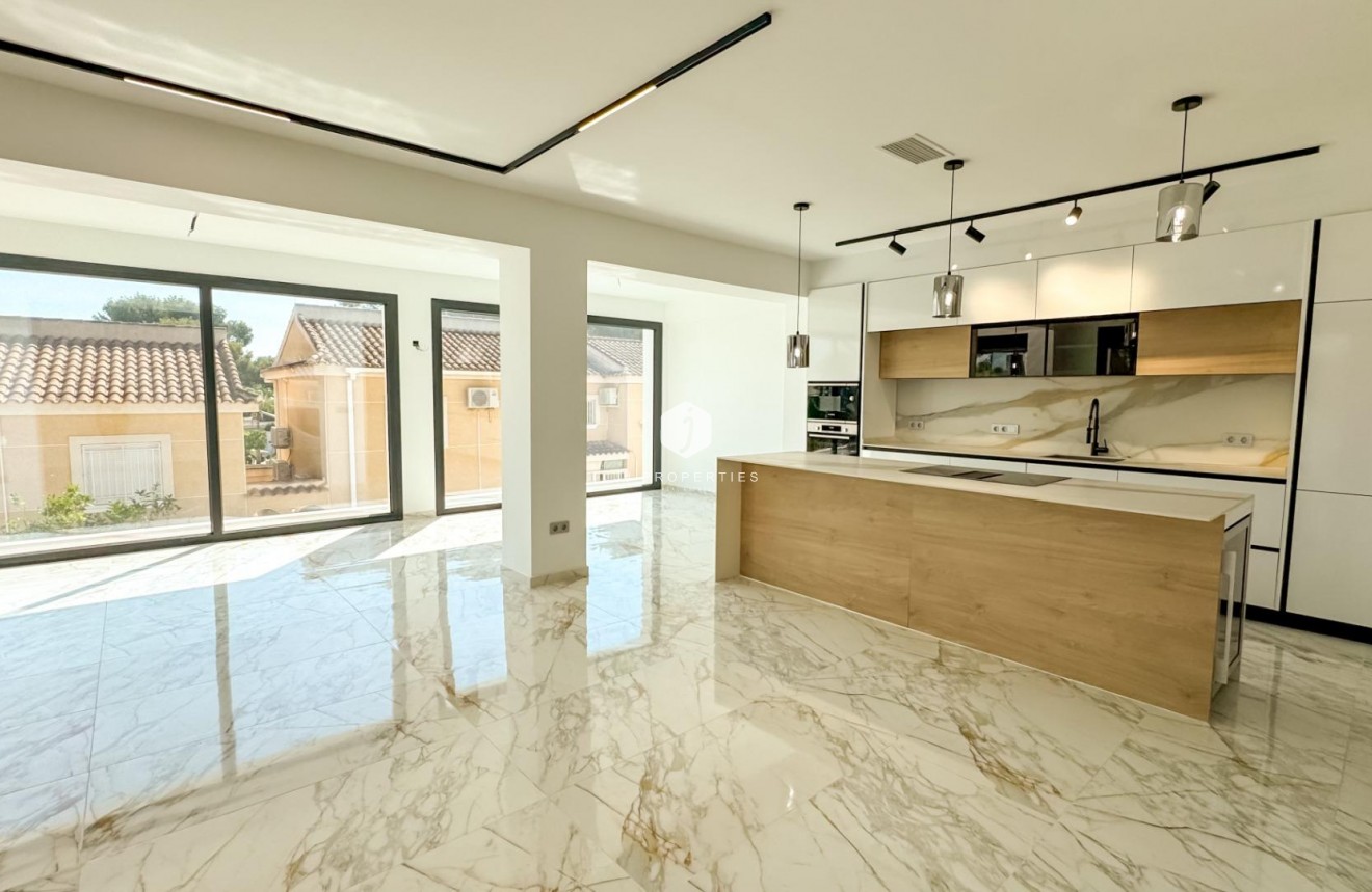 Resale - Villa -
Torrevieja - Los Balcones - Los Altos del Edén