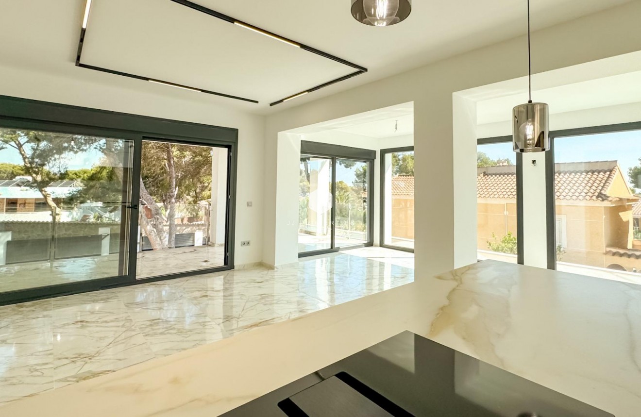 Resale - Villa -
Torrevieja - Los Balcones - Los Altos del Edén