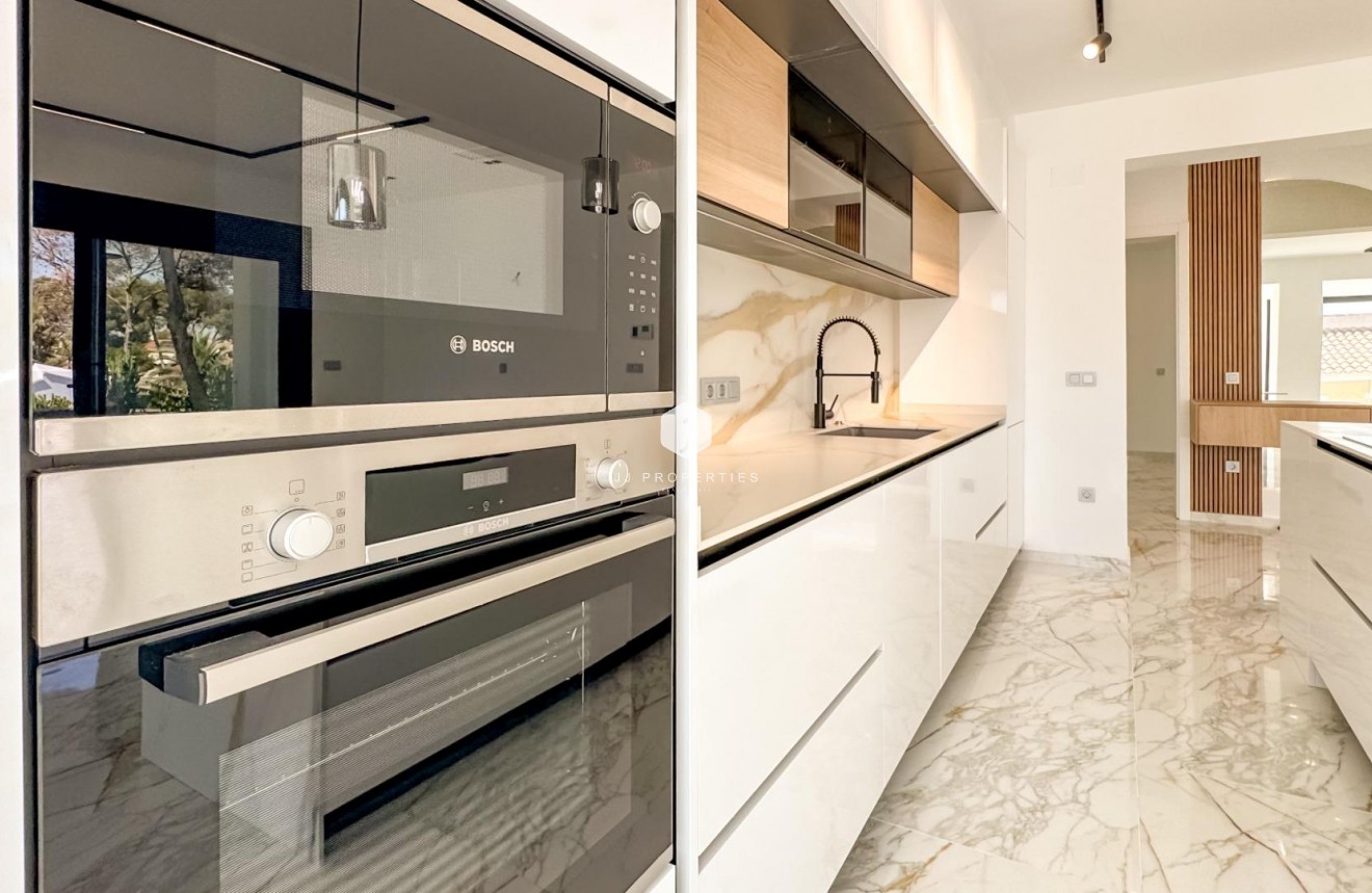 Resale - Villa -
Torrevieja - Los Balcones - Los Altos del Edén