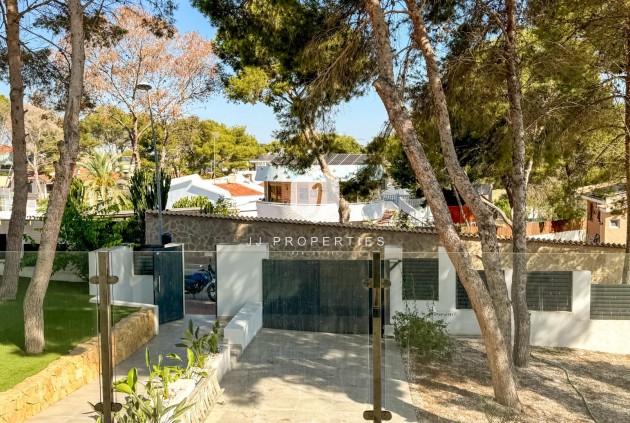 Resale - Villa -
Torrevieja - Los Balcones - Los Altos del Edén