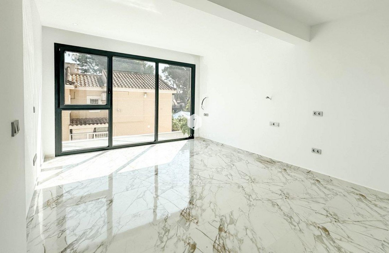 Resale - Villa -
Torrevieja - Los Balcones - Los Altos del Edén