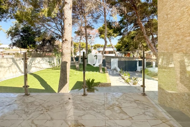 Resale - Villa -
Torrevieja - Los Balcones - Los Altos del Edén