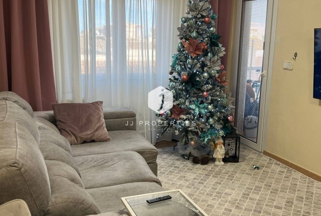 Resale - Apartment / flat -
Torrevieja - aguas nuevas