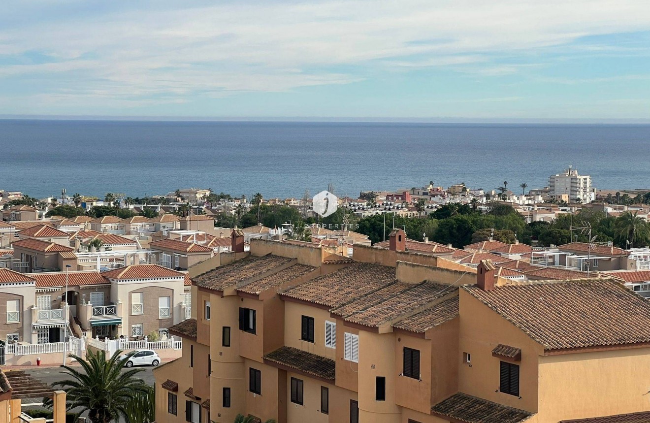 Resale - Apartment / flat -
Torrevieja - aguas nuevas