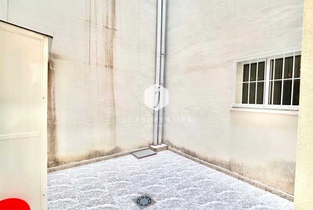 Resale - Apartment / flat -
Torrevieja - Centro