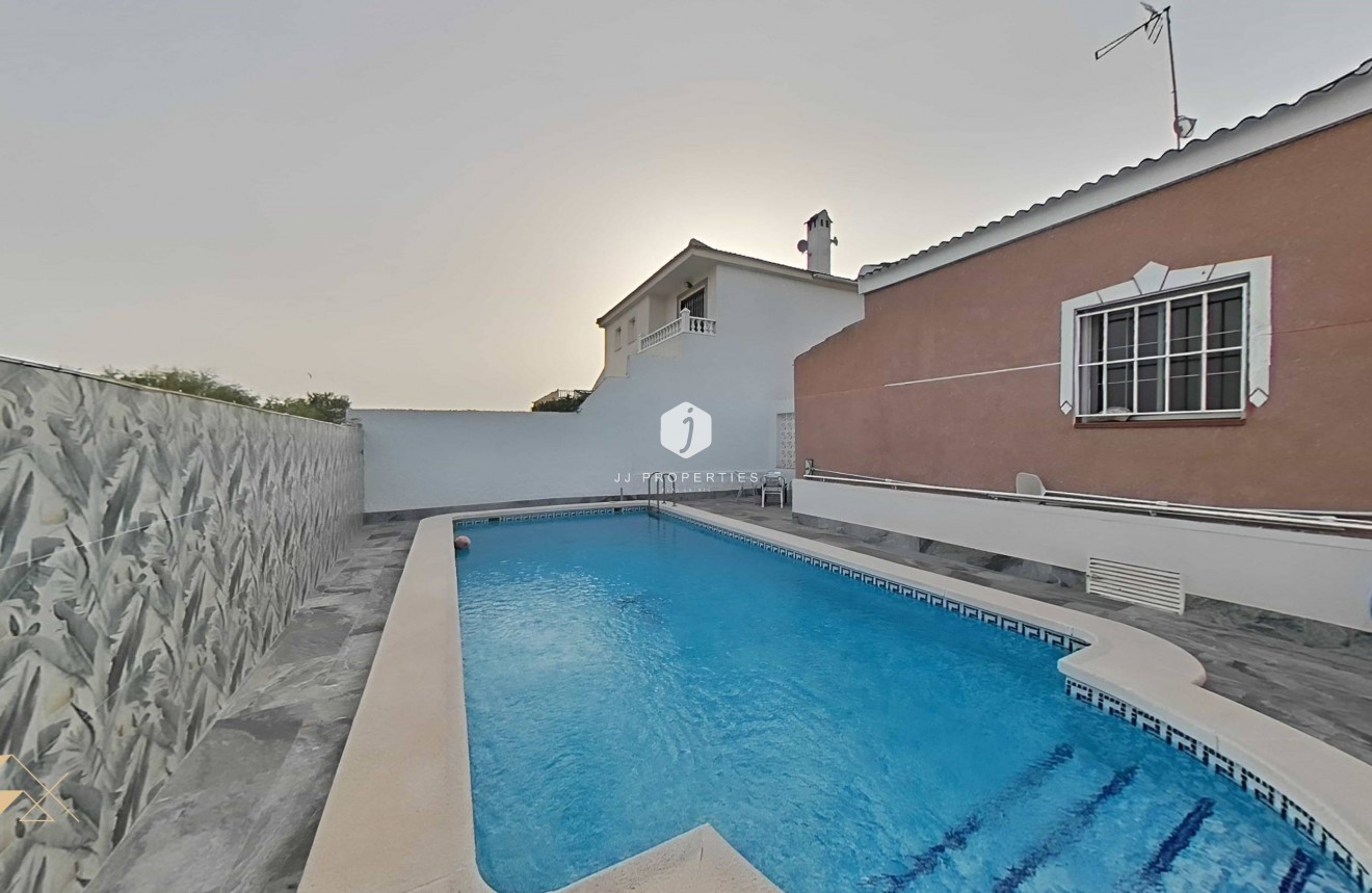 Resale - Villa -
Torrevieja - San luis