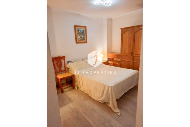 Resale - Apartment / flat -
Torrevieja - Centro