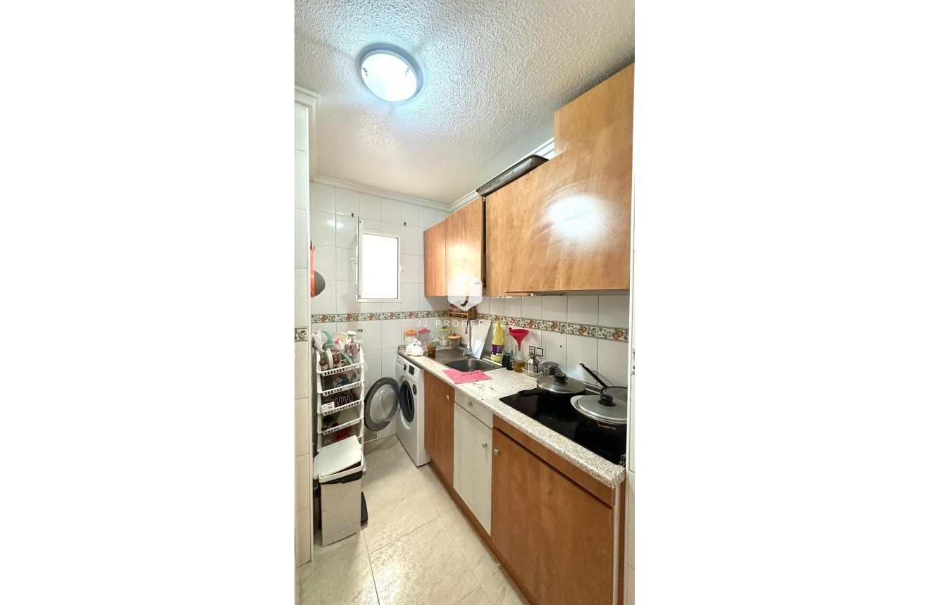 Resale - Apartment / flat -
Torrevieja - Estacion de autobuses