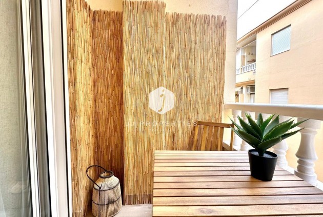 Resale - Apartment / flat -
Torrevieja - Centro