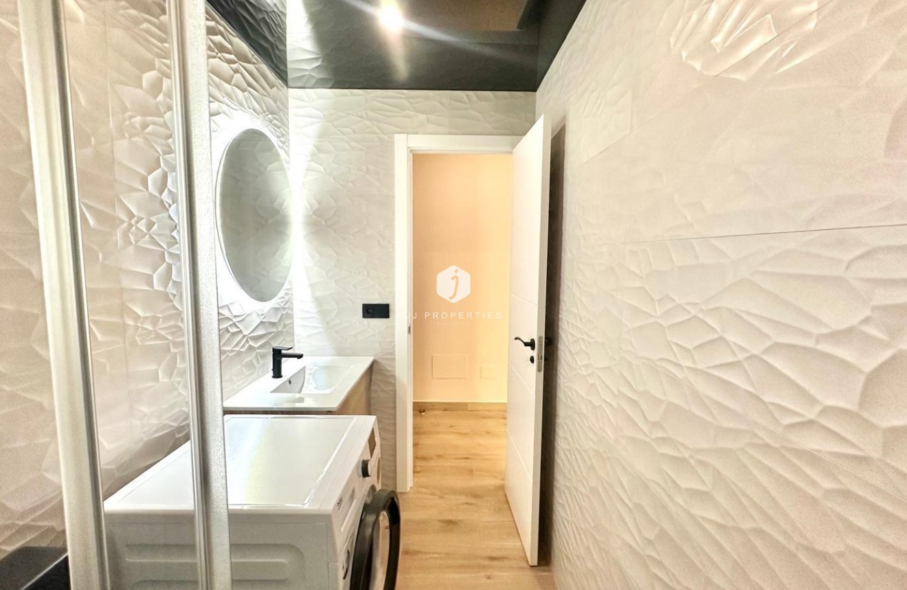 Resale - Apartment / flat -
Torrevieja - Centro