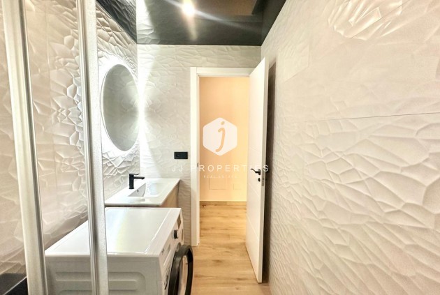 Resale - Apartment / flat -
Torrevieja - Centro