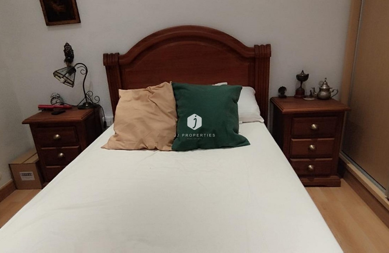 Z drugiej ręki - Mieszkanie w bloku -
Torrevieja