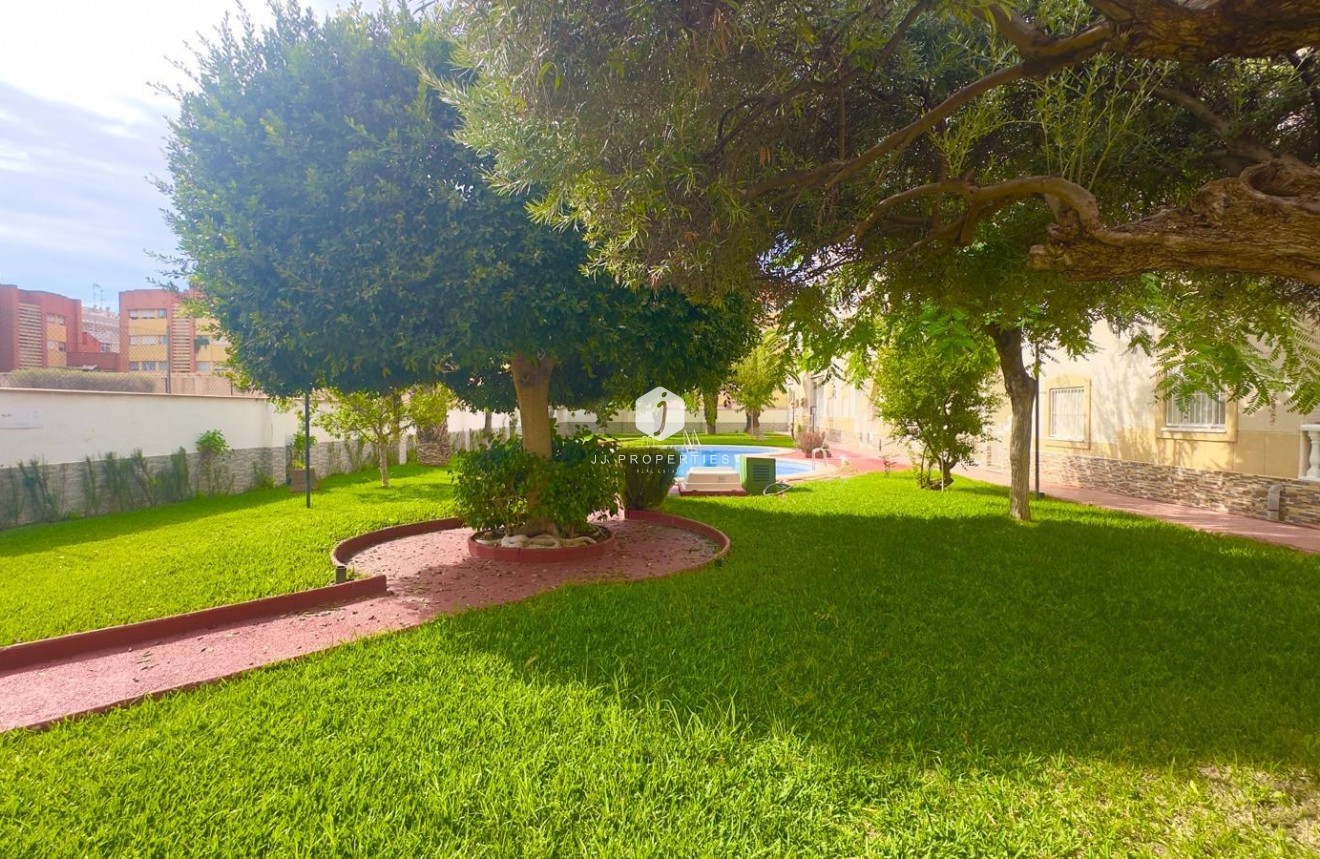 Resale - Penthouse -
Torrevieja - Estacion de autobuses