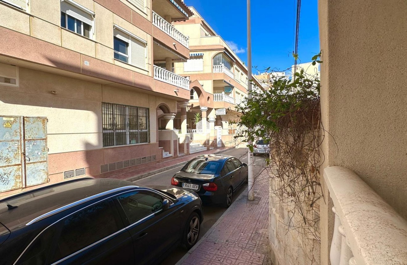 Resale - Apartment / flat -
Torrevieja - La Mata Pueblo