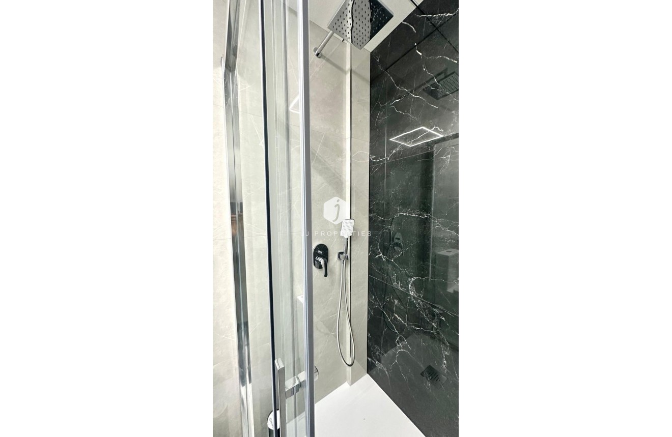 D'occasion - Appartement -
Torrevieja - Playa del Cura