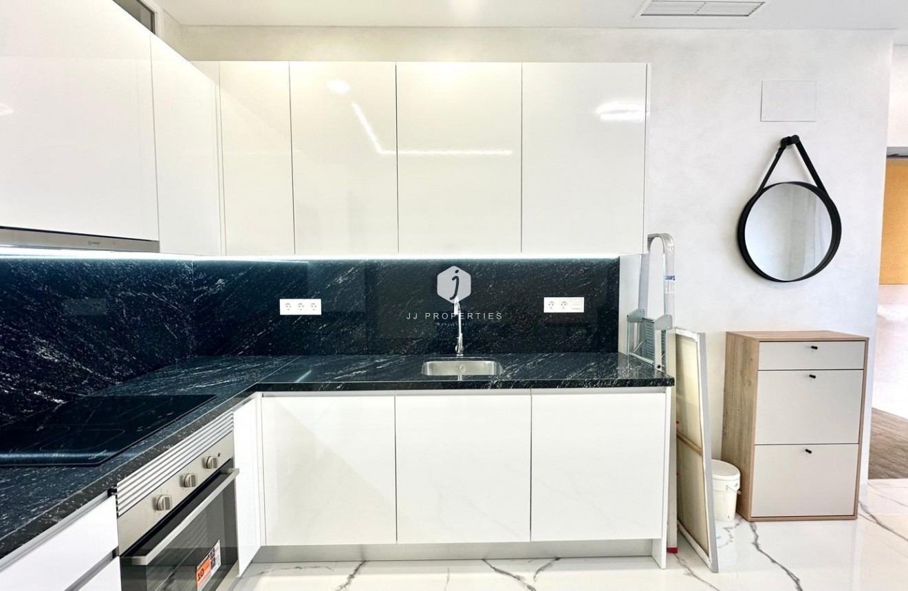 Resale - Apartment / flat -
Torrevieja - Playa del Cura