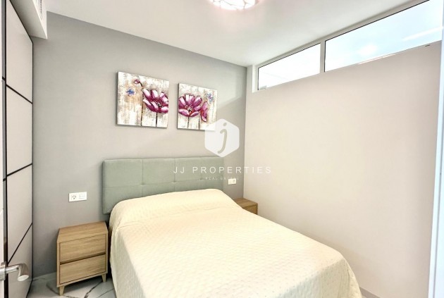 Resale - Apartment / flat -
Torrevieja - Playa del Cura