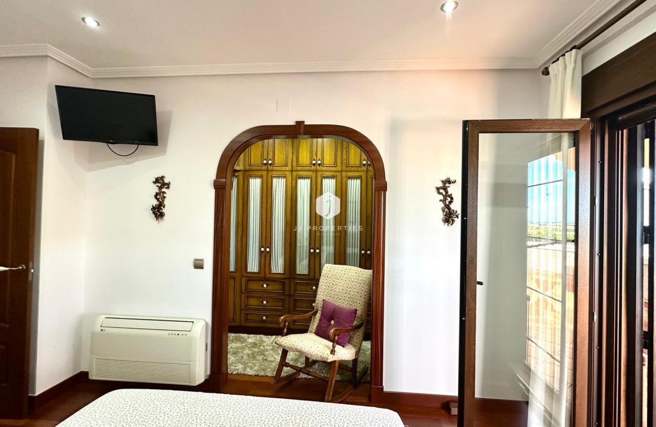 Resale - Chalet -
Torrevieja - La siesta