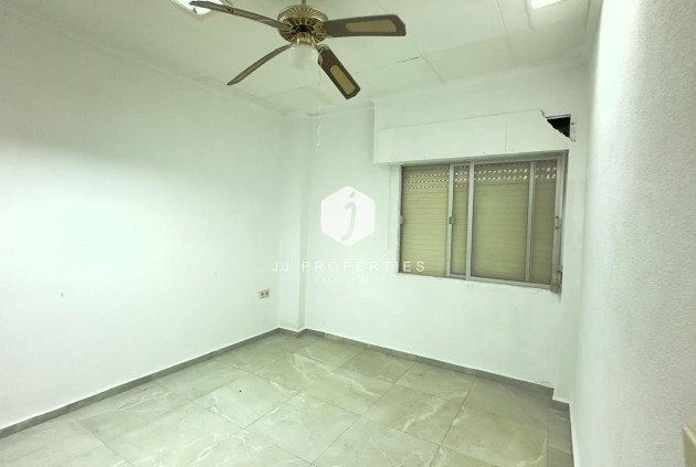 Resale - Apartment / flat -
Torrevieja - Centro