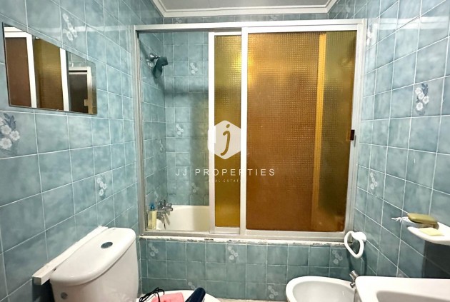 Resale - Chalet -
Torrevieja - Playa del Cura