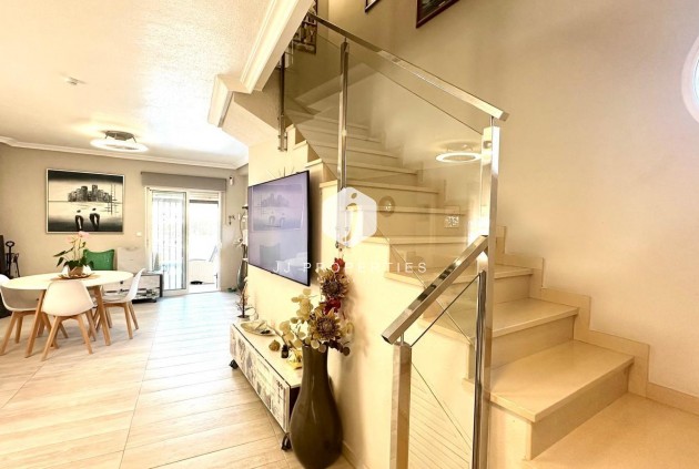 Resale - Villa -
Orihuela Costa - La Regia