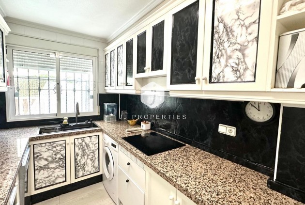 Resale - Villa -
Orihuela Costa - La Regia